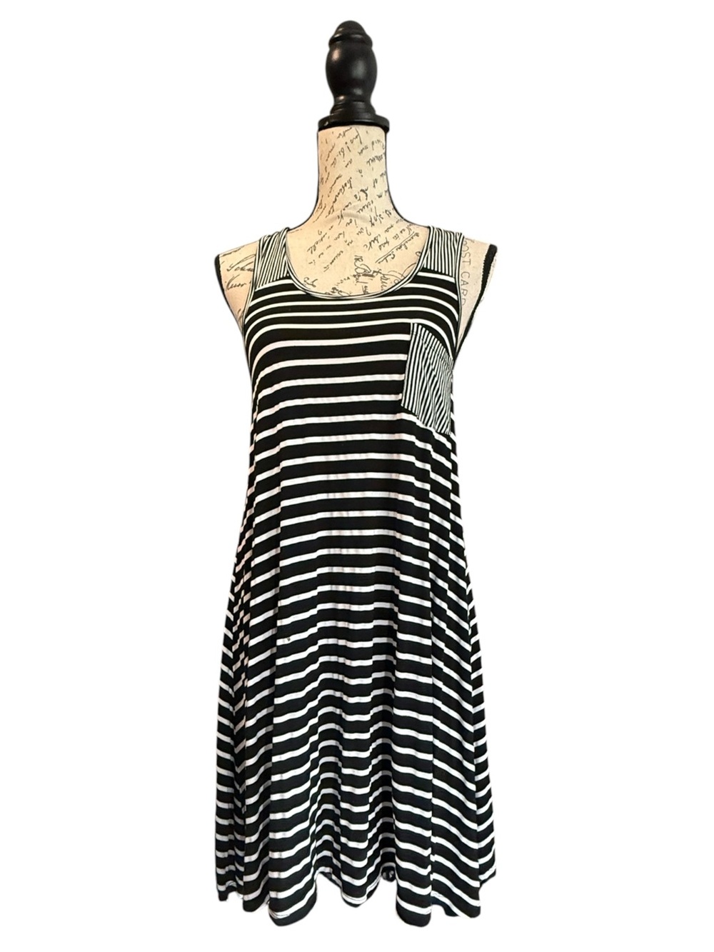 Hem & Thread Black & White Striped Pocket Swing Dress – Size Small